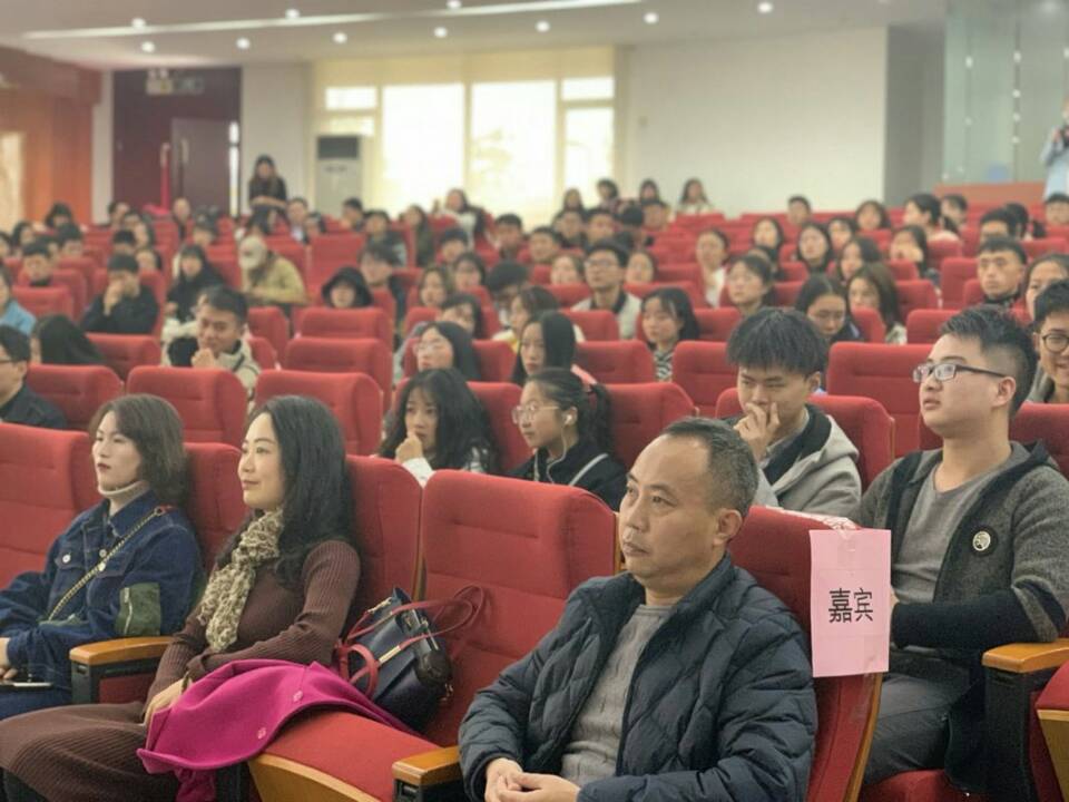 BBD46E6E40A0494BD8BDAC6A37E5D5D2.jpg BBD46E6E40A0494BD8BDAC6A37E5D5D2.jpg