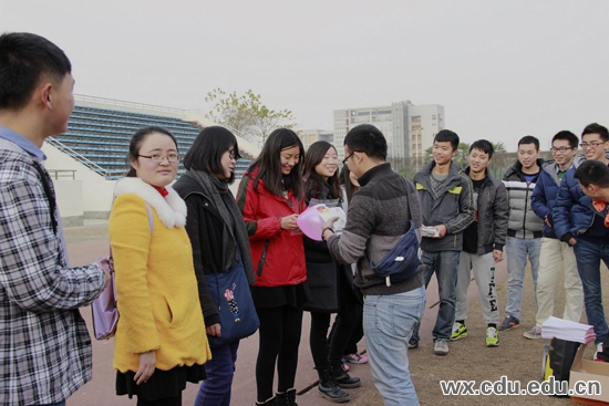 11分发奖品.jpg